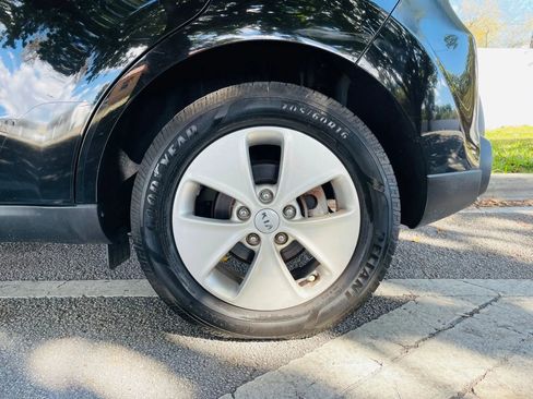 Used 2015 Kia Soul EV image 13