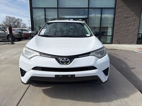 Used 2016 Toyota RAV4 LE image 7