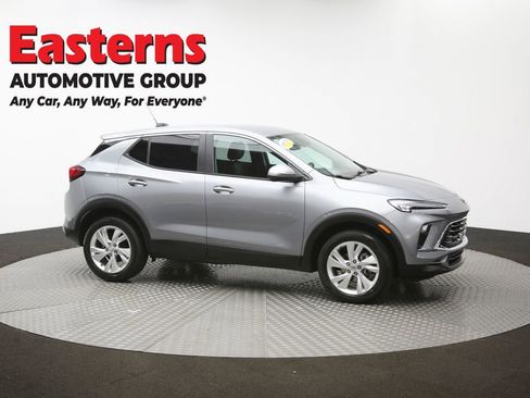 Used 2025 Buick Encore GX Preferred AWD/4WD image 45