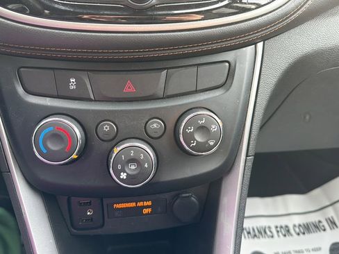 Used 2020 Chevrolet Trax LT w/ Redline Edition image 27