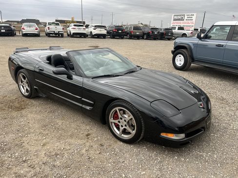 Used 1998 Chevrolet Corvette Convertible w/ Memory Pkg RWD image 5