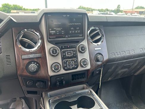Used 2016 Ford F350 Lariat w/ Lariat Interior Package AWD/4WD image 11