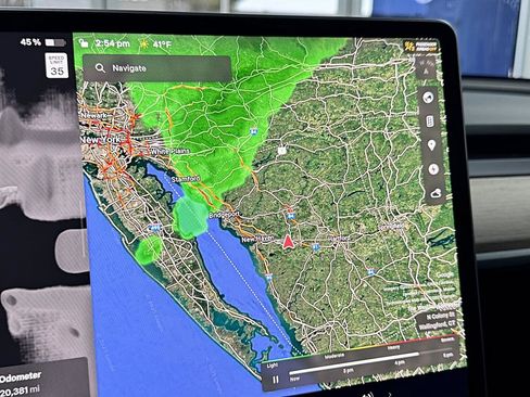 Used 2022 Tesla Model Y Long Range image 33