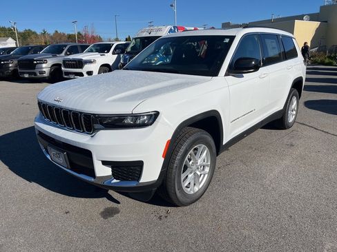 New 2025 Jeep Grand Cherokee L Laredo image 3