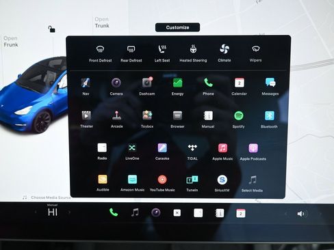 Used 2021 Tesla Model Y Long Range image 11