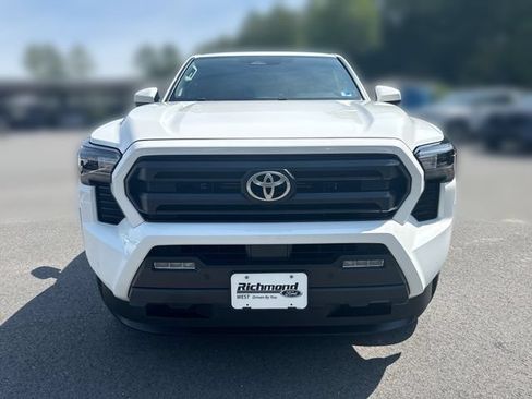 Used 2024 Toyota Tacoma SR5 AWD/4WD image 3