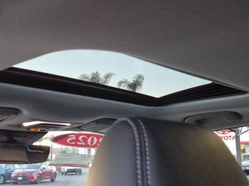 Used 2025 Toyota Corolla Cross XLE w/ Convenience Package image 18