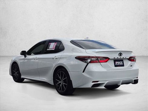Used 2022 Toyota Camry SE FWD image 8