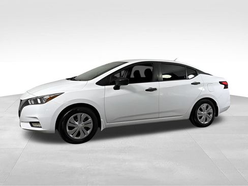Used 2020 Nissan Versa S FWD image 2
