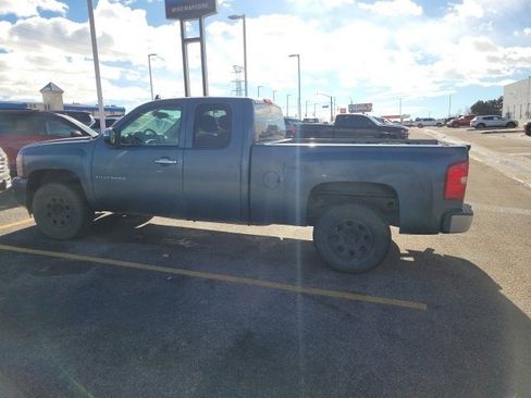 Used 2010 Chevrolet Silverado 1500 LT w/ Regional Value Package image 6