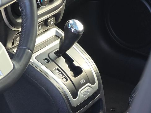 Used 2015 Jeep Compass High Altitude image 24