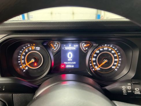 Used 2024 Jeep Wrangler Unlimited Sport AWD/4WD image 12