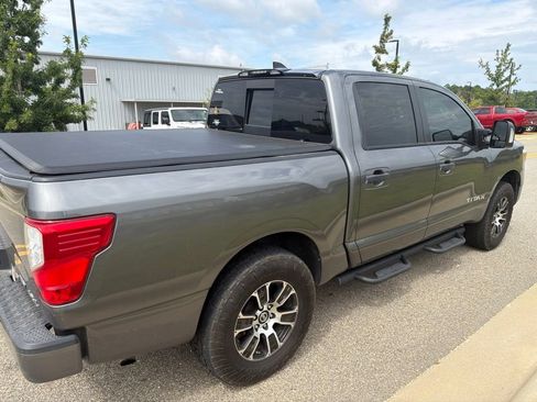 Used 2022 Nissan Titan SV w/ SV Convenience Package AWD/4WD image 8