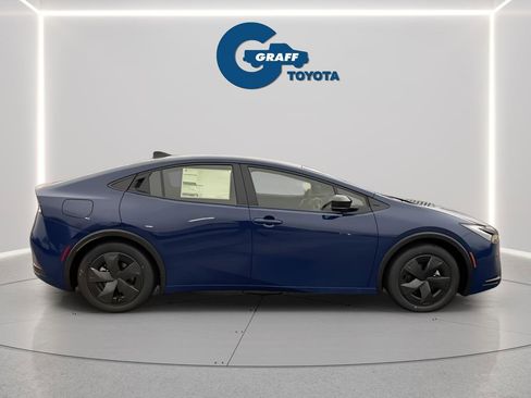 New 2026 Toyota Prius Plug-In Hybrid image 4