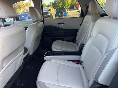 Used 2023 Nissan Pathfinder SL w/ SL Premium Package FWD image 13