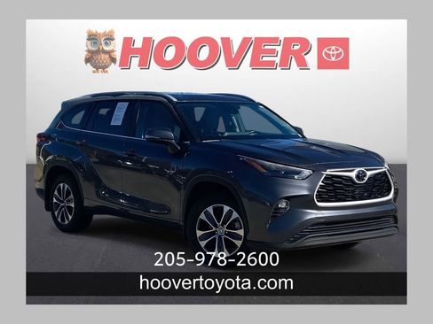 Used 2024 Toyota Highlander XLE image 1