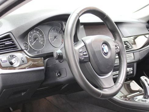 Used 2011 BMW 528i Sedan image 32