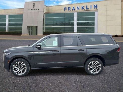 New 2026 Lincoln Navigator L Reserve AWD/4WD image 4