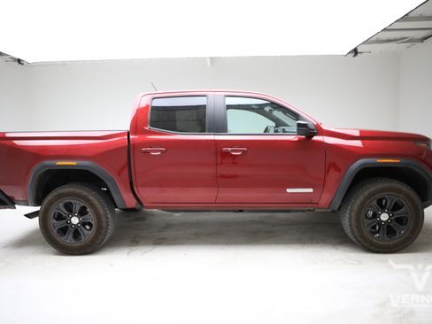 Used 2024 GMC Canyon Elevation image 5