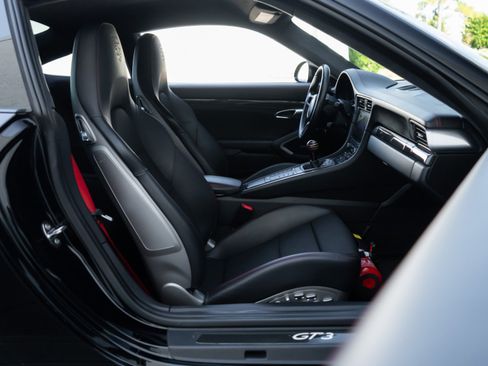 Used 2018 Porsche 911 GT3 RWD image 18