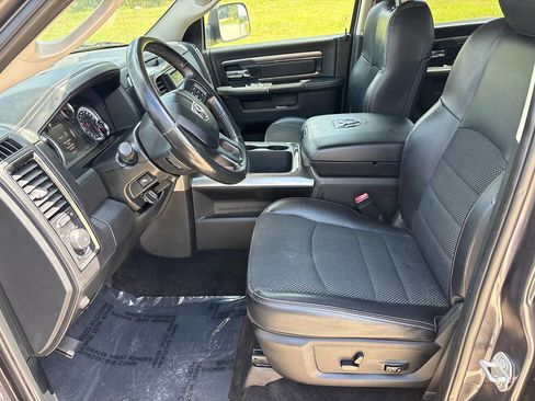 Used 2017 RAM 1500 Sport image 14