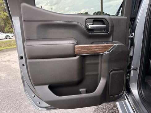 Used 2019 Chevrolet Silverado 1500 High Country image 16