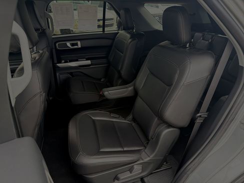 Certified 2023 Ford Explorer XLT w/ Equipment Group 202A RWD image 22