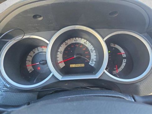 Used 2015 Toyota Tacoma 2WD Access Cab image 12