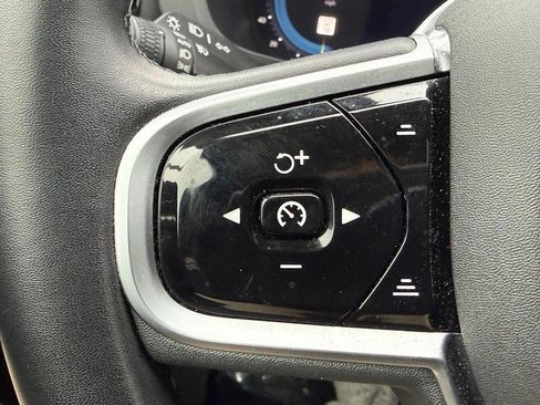 Certified 2025 Volvo XC60 B5 Plus image 18