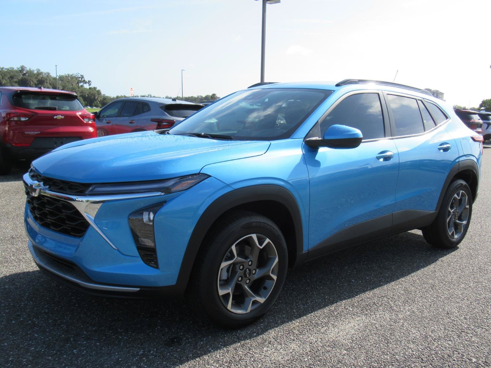 New 2026 Chevrolet Trax LT w/ Driver Confidence Package FWD image 3