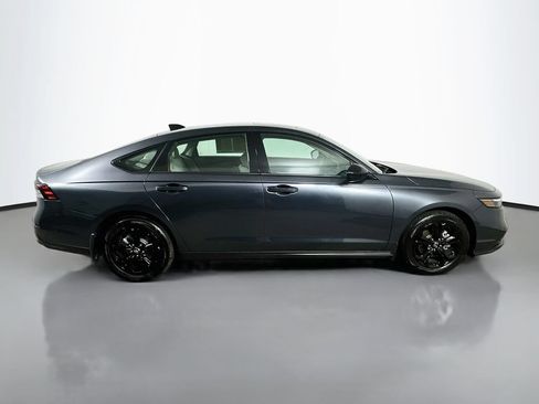 Used 2025 Honda Accord SE image 7