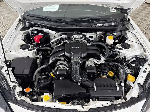 Used 2025 Toyota GR86 Premium w/ ALL Weather Mat Package (TMS) RWD image 25