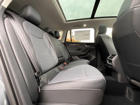 New 2026 Volkswagen Tiguan SE image 14