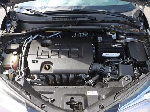 Used 2019 Toyota C-HR LE image 35