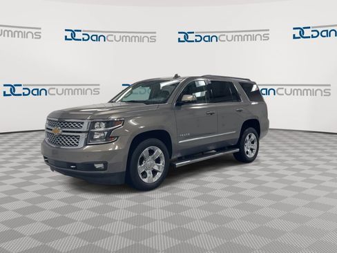 Used 2017 Chevrolet Tahoe LT w/ LT Signature Package AWD/4WD image 4