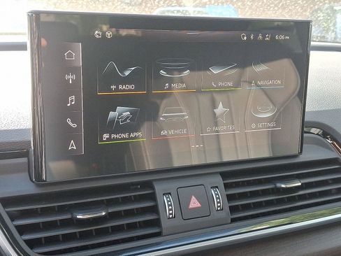 Used 2025 Audi Q5 2.0T Premium image 17