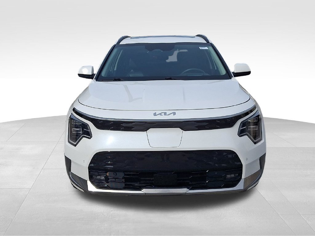 Used 2024 Kia Niro Wave w/ Wave Preserve Package FWD image 2