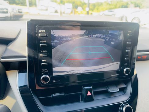 Used 2021 Toyota Corolla LE image 23