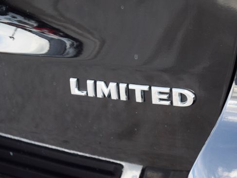 Used 2020 Jeep Grand Cherokee Limited AWD/4WD image 16