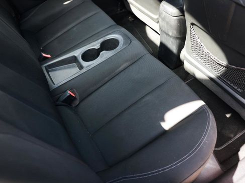Used 2016 Hyundai Veloster FWD image 12