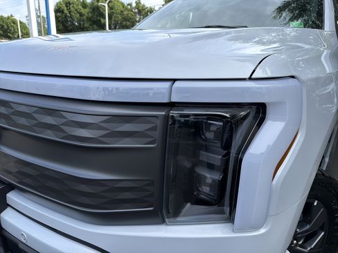 Used 2025 Ford F150 Lightning Lariat AWD/4WD image 6