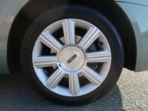 Used 2009 Lincoln MKZ Base image 40