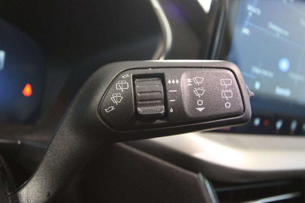 Used 2025 Ford Escape SE w/ PHEV Premium Package FWD image 14