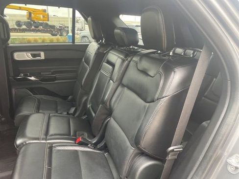 Used 2022 Ford Explorer ST w/ Equipment Group 401A image 7