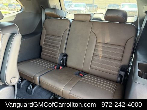 New 2026 GMC Acadia Denali Ultimate w/ LPO, Floor Liner Package AWD/4WD image 26