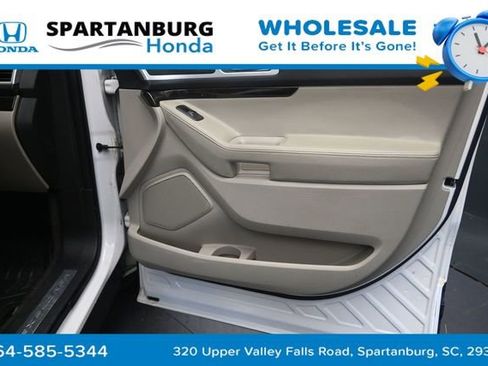 Used 2015 Ford Explorer Limited w/ Equipment Group 302A AWD/4WD image 28