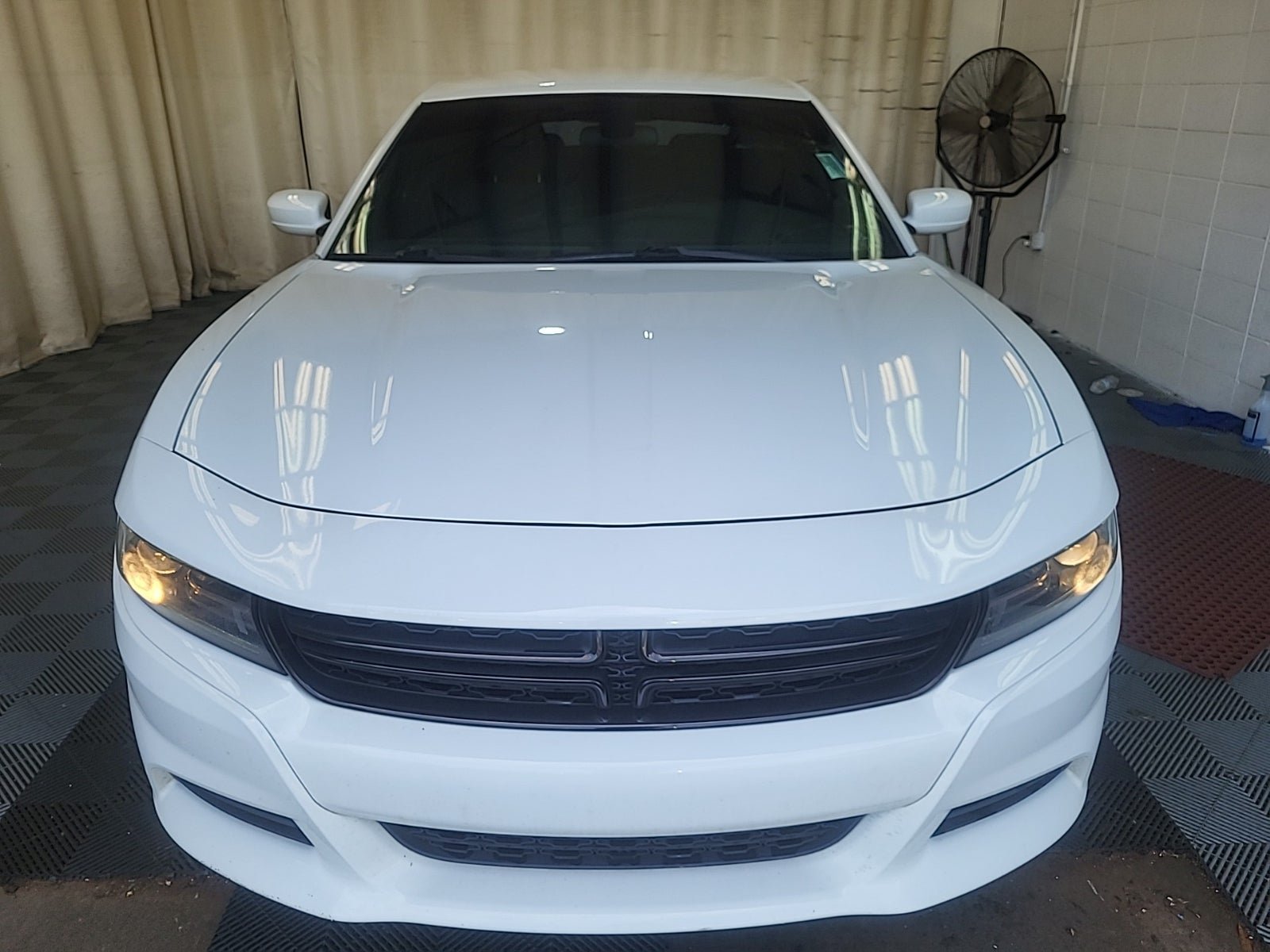 Used 2020 Dodge Charger SXT RWD image 2