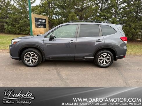 Used 2020 Subaru Forester Premium image 1