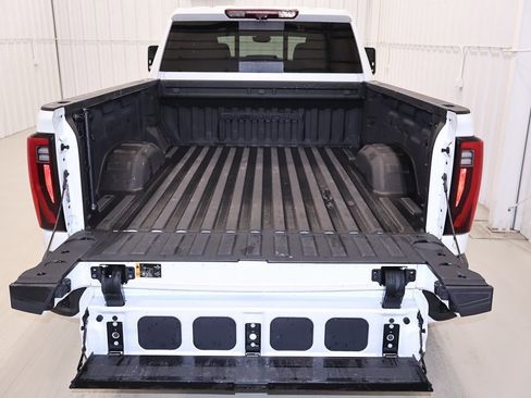Used 2024 GMC Sierra 2500 Denali w/ Denali Reserve Package image 42