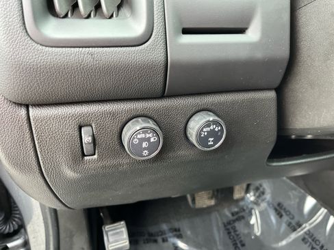 Used 2022 Chevrolet Colorado LT w/ LT Convenience Package image 13